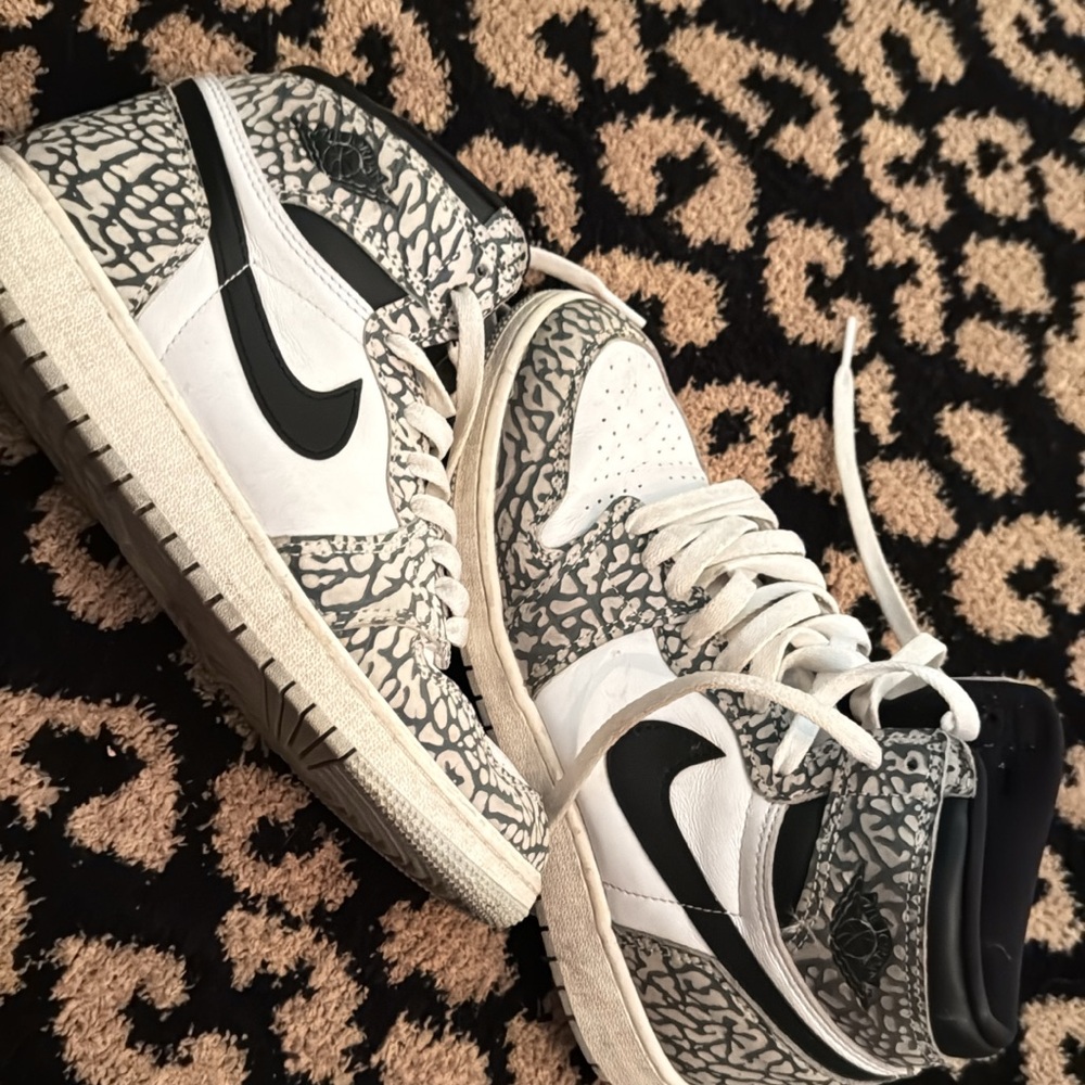 Nike Air Jordan Retro High Black White